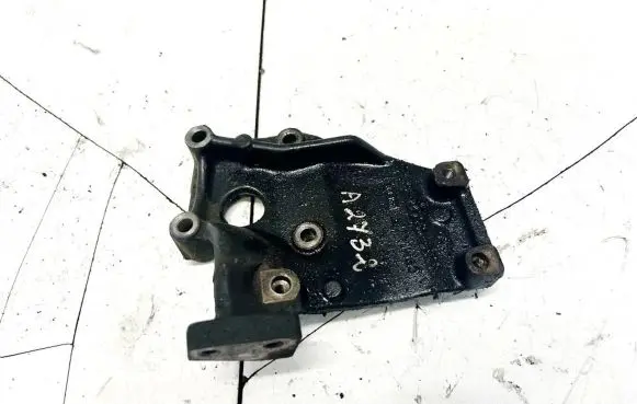Ford Mondeo MK II Engine mounting bracket 95bb19d624aa