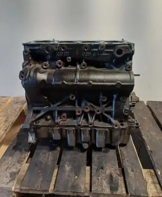 Volkswagen PASSAT B8 Engine 03N023A CRL