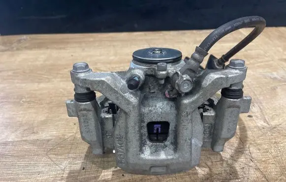 Toyota RAV 4 (XA50) Rear brake caliper 