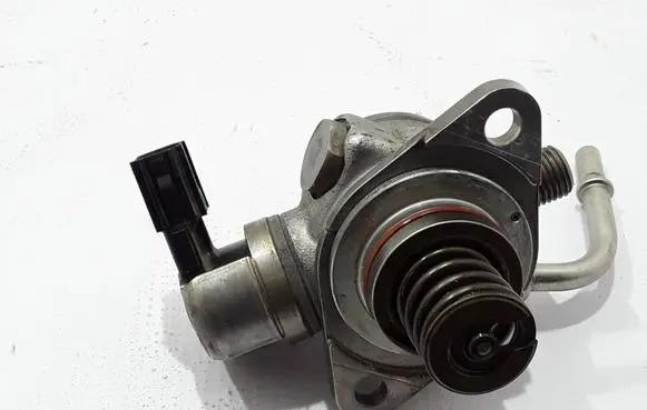 Volvo XC60 Fuel injection high pressure pump 31401823
