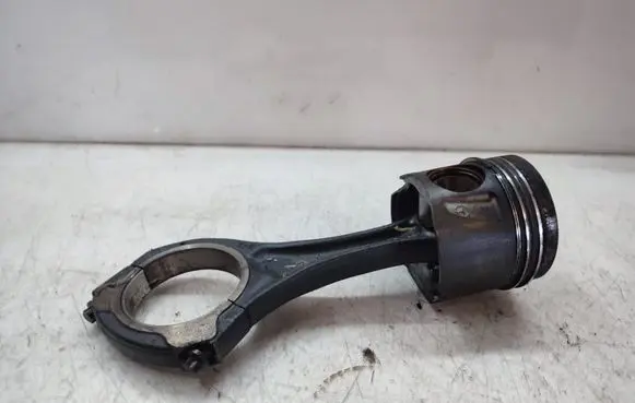 Jeep Grand Cherokee (WK) Piston with connecting rod