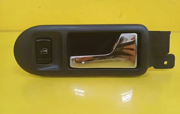 Volkswagen PASSAT B5 Front door interior handle 3B1837114