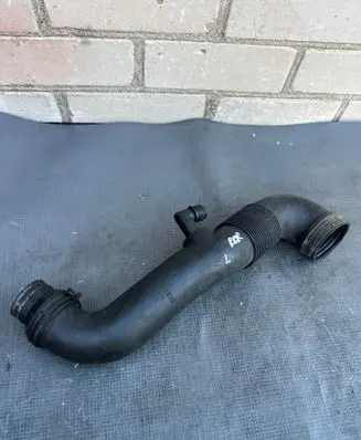 Volkswagen Transporter - Caravelle T5 Turbo air intake inlet pipe/hose 7H0129615D 446169600