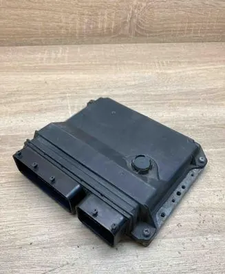 Toyota Avensis T270 Engine control unit/module ECU 8966105D51 MB2759001431