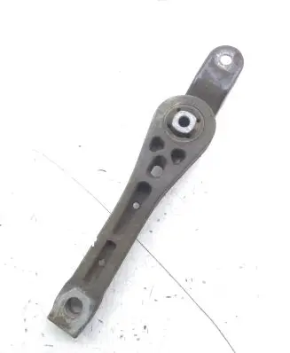 Skoda Octavia Mk2 (1Z) Engine mount bracket