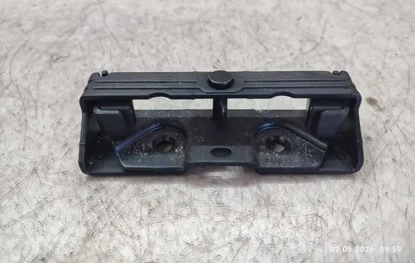 Land Rover Range Rover L322 Loading door lock loop/hook striker 8408859