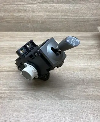 Toyota Prius (XW20) Gear shifter/selector 8945147030