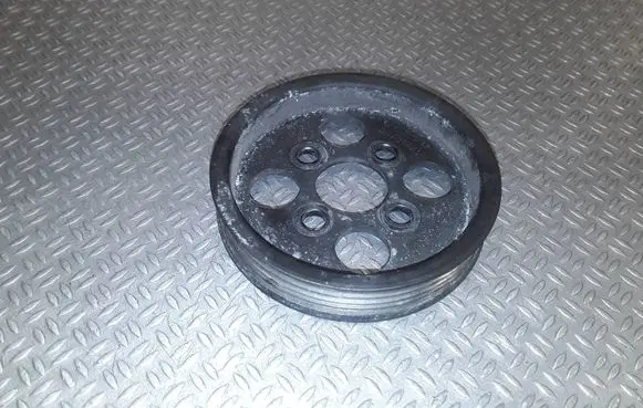 Volvo XC70 Power steering pump pulley 30731821