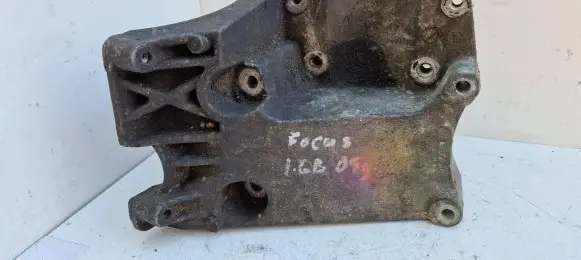 Ford Focus Engine mounting bracket 4m5q19d624cc