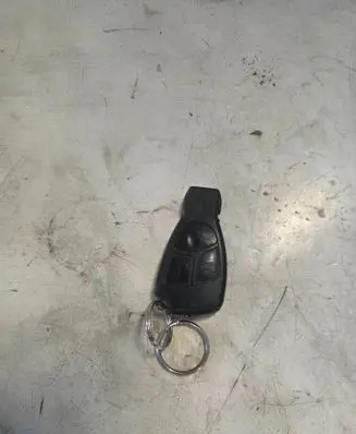 Mercedes-Benz Vito Viano W639 Ignition key/card 
