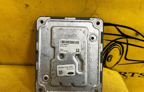 Ford Bronco Voltage converter/converter module LJ8B13B626CA