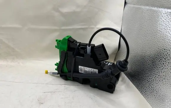 KIA Carens III Rear glass lock/latch C467 81310A4010