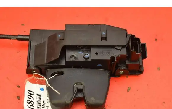 Tailgate/trunk/boot lock/catch/latch