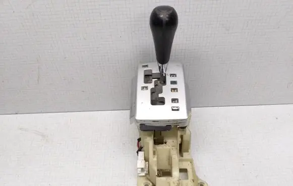Hyundai Sonata Gear shifter/selector