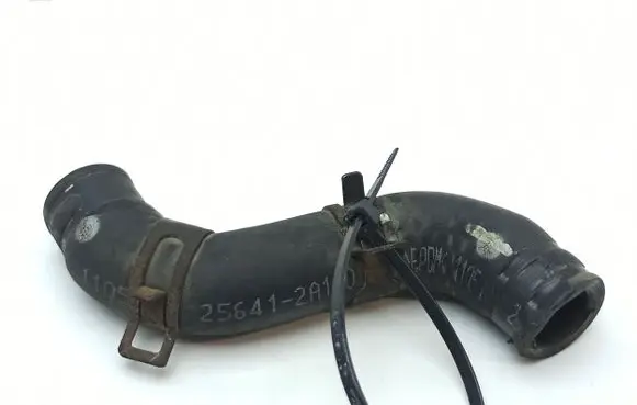 Hyundai i40 Engine coolant pipe/hose 256412A100