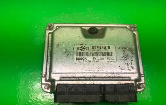 Volkswagen PASSAT B5.5 Engine control unit/module ECU 038906019GS 0281010940