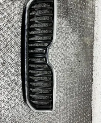 Skoda Octavia Mk3 (5E) Front bumper upper radiator grill