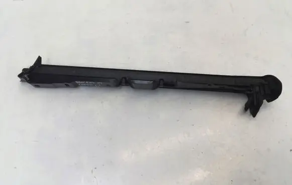 BMW 2 F22 F23 Rear door glass trim molding 7267933