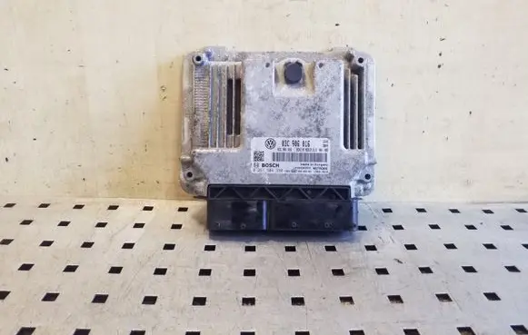 Volkswagen Golf Plus Engine control unit/module 03C906016 0261S04390