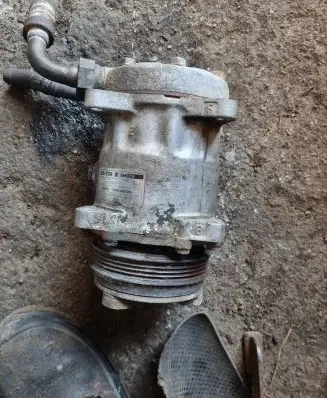 Renault Espace II Air conditioning (A/C) compressor (pump) 3570911 4008005