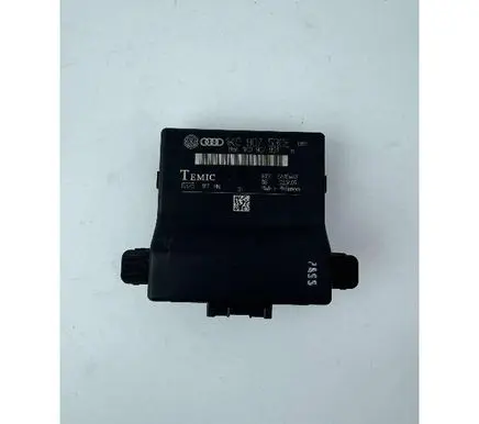 Volkswagen Golf V Gateway control module 1K0907530E 1K0907951