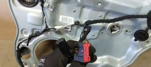 Volvo V50 Rear window lifting mechanism without motor 8679083