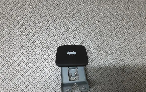 Chevrolet Captiva Engine bonnet (hood) release handle
