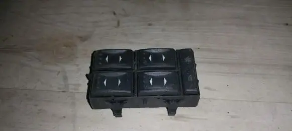 Ford Mondeo Mk III Electric window control switch 1s7t14a132bd 03163451