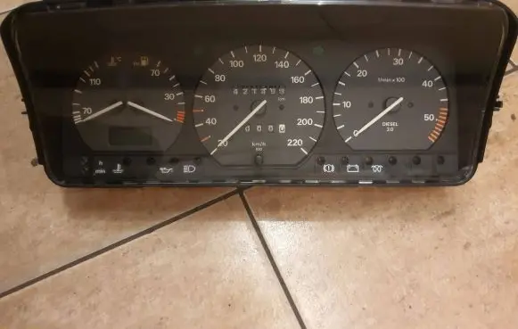 Volkswagen PASSAT B4 Speedometer (instrument cluster) 3A0919033b