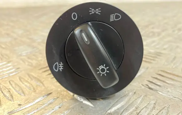 Volkswagen PASSAT B6 Light switch 1K0941431AH