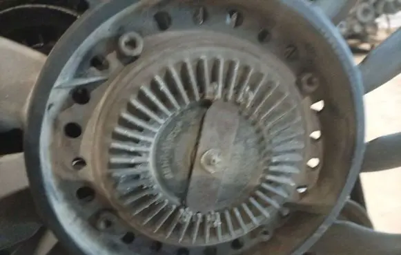 Volkswagen PASSAT B5 Viscous fan clutch 058121350