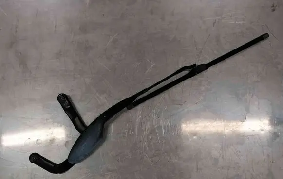 Mercedes-Benz E W211 Front wiper blade arm A2118200444