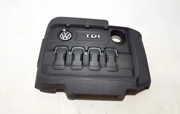 Volkswagen PASSAT B8 Engine cover (trim) 03N103925
