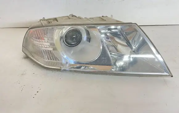Skoda Octavia Mk2 (1Z) Headlight/headlamp