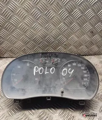Volkswagen Polo Speedometer (instrument cluster) 6q0920800e
