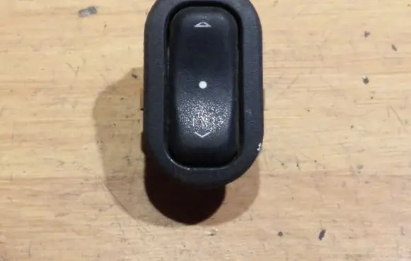 Opel Zafira A Electric window control switch 13363100 90561388