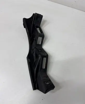 Volkswagen PASSAT B6 Front bumper mounting bracket 3C0807890