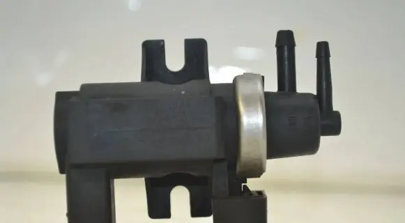 Audi A6 S6 C6 4F Turbo solenoid valve 8E0906628A 7290839