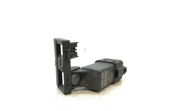 Audi A3 S3 8P Glow plug pre-heat relay 03G907282A 0522120505 K4596