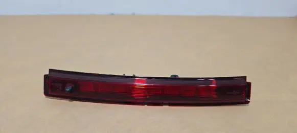 Renault Captur Third/center stoplight 265904886R