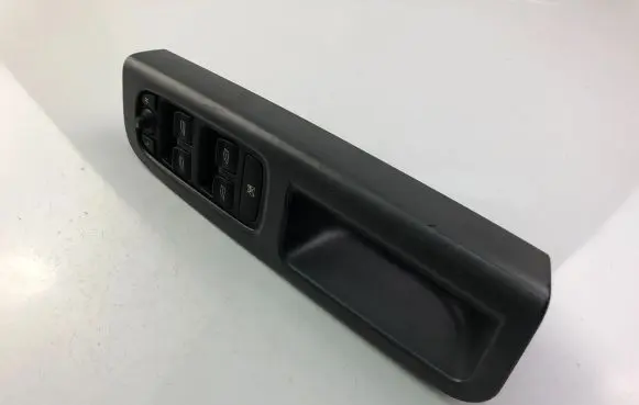 Volvo V50 Electric window control switch 8679473