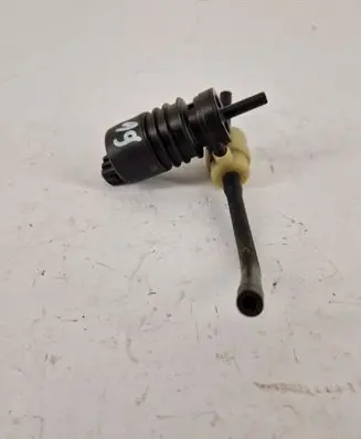 Volkswagen Transporter - Caravelle T4 Windscreen/windshield washer pump 