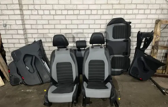 Volkswagen Jetta VI Seat and door cards trim set 