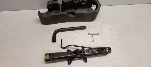 Renault Megane II Tool set 8200153954B 8200874064 8200584215