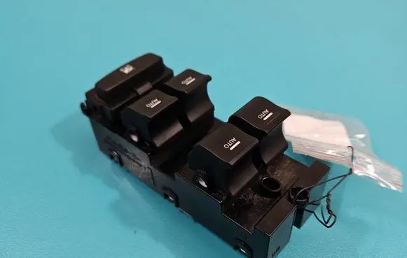 Hyundai i40 Electric window control switch 93570-3Z000 IMPRK1490506