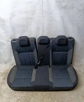 Citroen C4 II Second row seats 