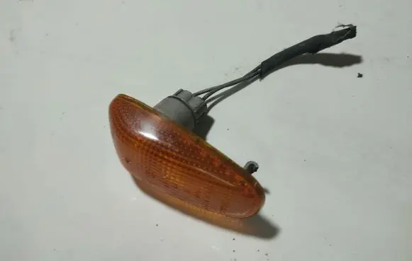 Volkswagen II LT Front fender indicator light 