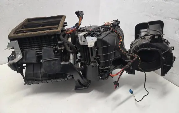 Volkswagen Transporter - Caravelle T5 Interior heater climate box assembly 7H1819095 7L0819096