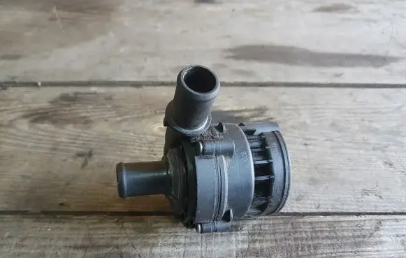 Nissan Qashqai Electric auxiliary coolant/water pump