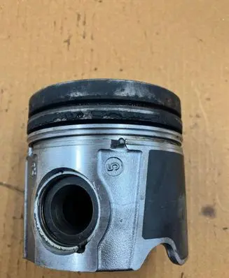 Alfa Romeo Stelvio Piston A930 4488